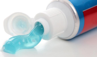 We know that toothpaste helps our teeth shine, but what else can it clean? Here are 5 of our favorite cleaning hacks.