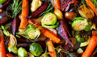 Plate of healthy Thanksgiving food.